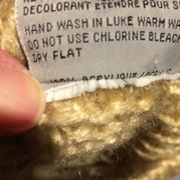 Chunky knit golden tan turtleneck - Picture 8 of 8